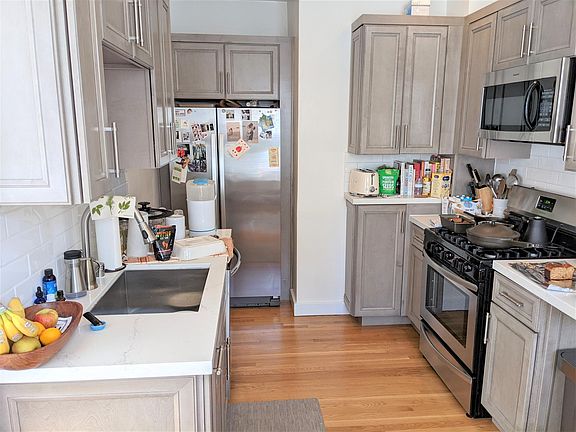 5th image of 550 Lake St #104