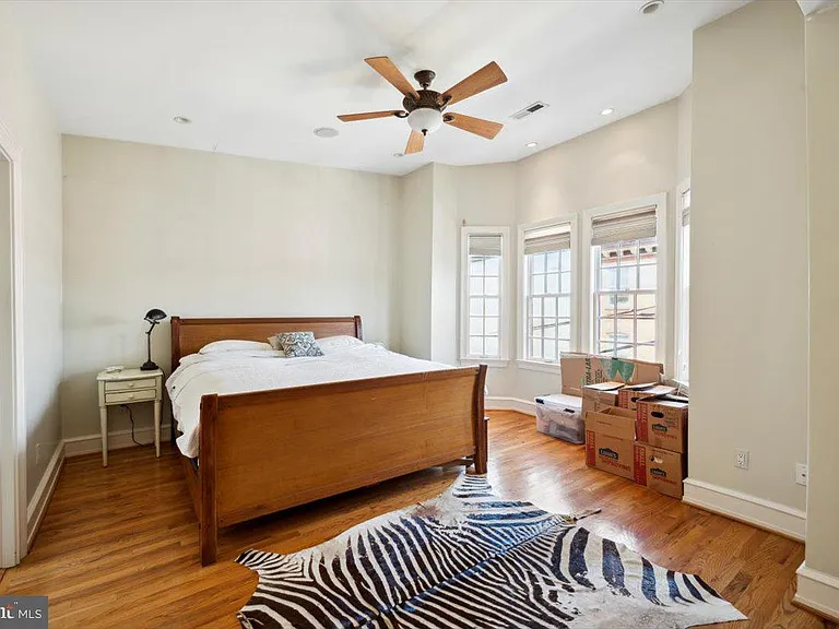 624 S 6th St #26 — Photo 14