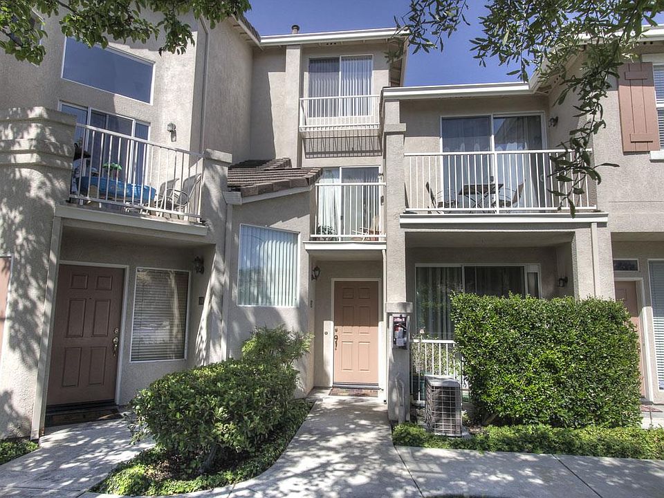 1st image of 507 Manhattan Pl