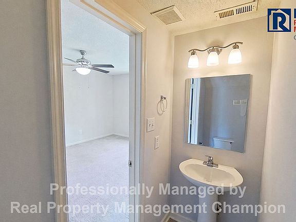 5th image of 331 Bracken Pl