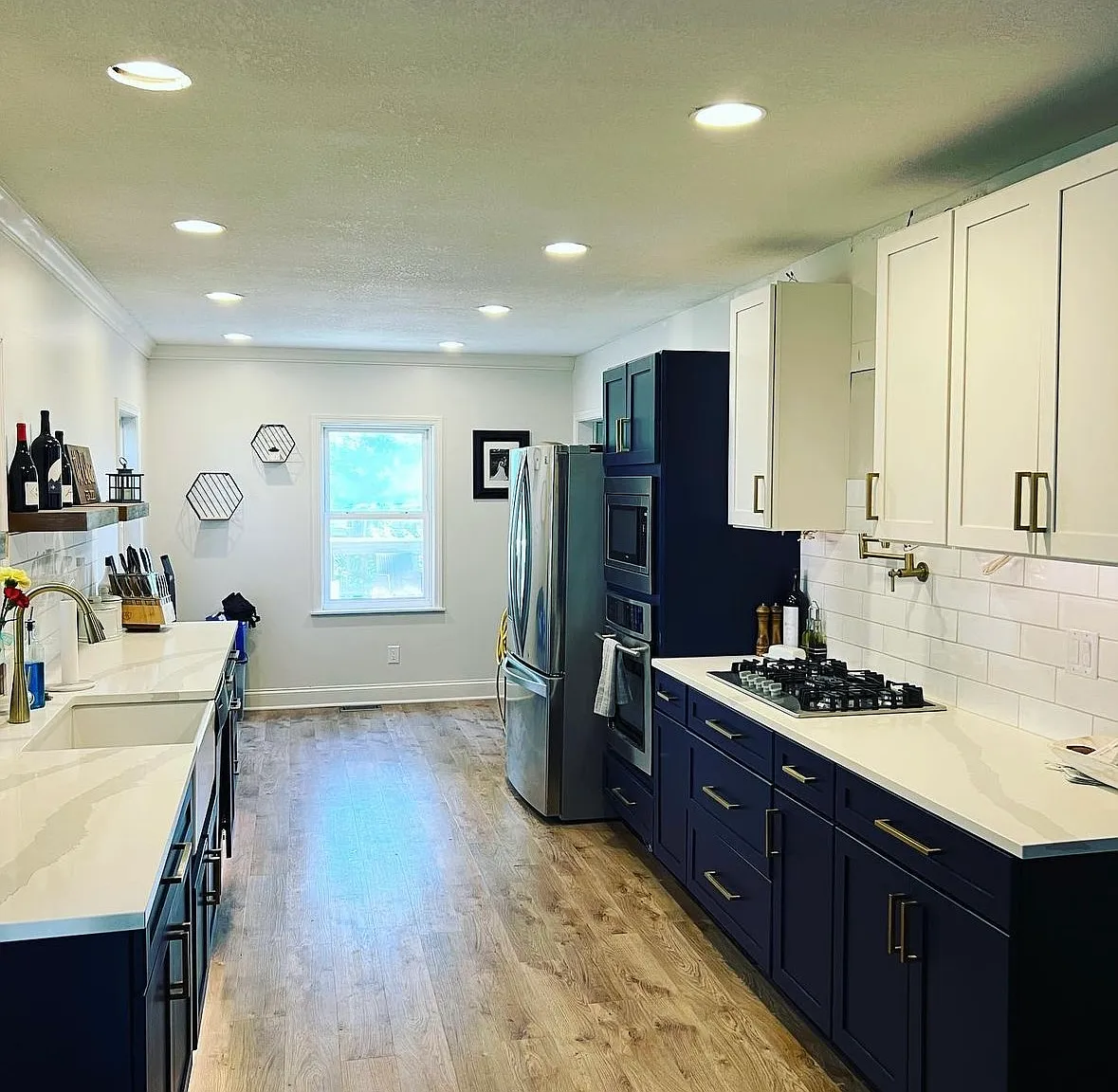 3 bed, 1400 sqft, $1,900 — Photo 1