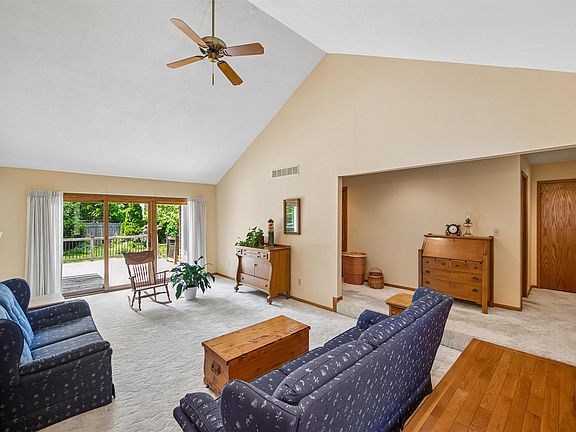 4th image of 5992 Dogwood Cir