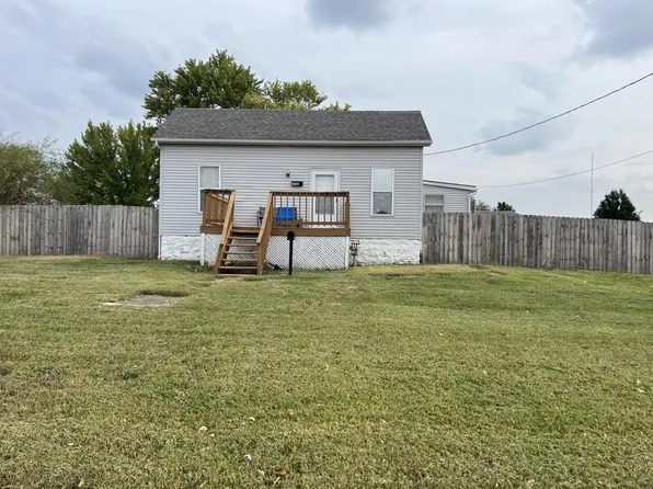 604A E Pratt St, De Soto, MO 63020