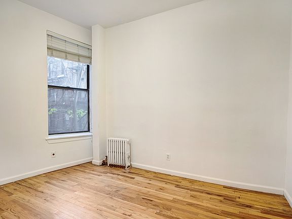4th image of 350 W 47th St #2AA