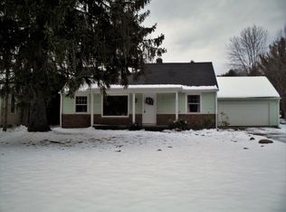 703 Bell Rd, Chagrin Falls, OH 44022
