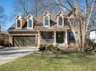 328 Woodstock Ave, Glen Ellyn, IL 60137