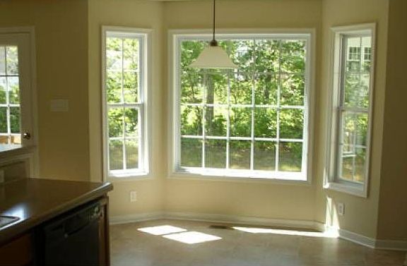 Bright breakfast nook