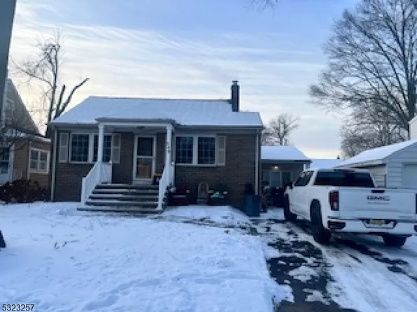 349 Roosevelt Ln, Kenilworth Boro, NJ 07033