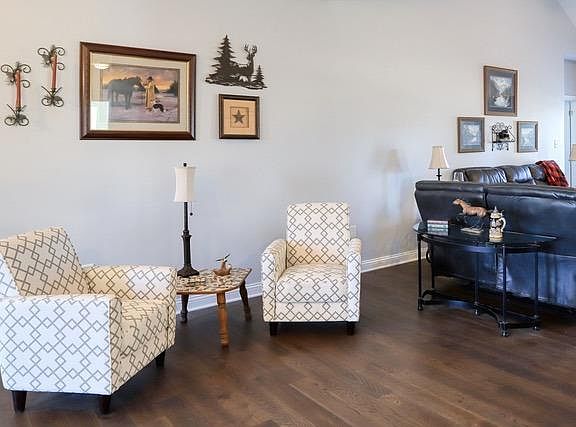 3rd image of 104 Minnow Cove Ct