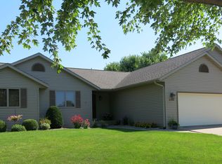 2306 Golfview Ln, Onalaska, WI 54650