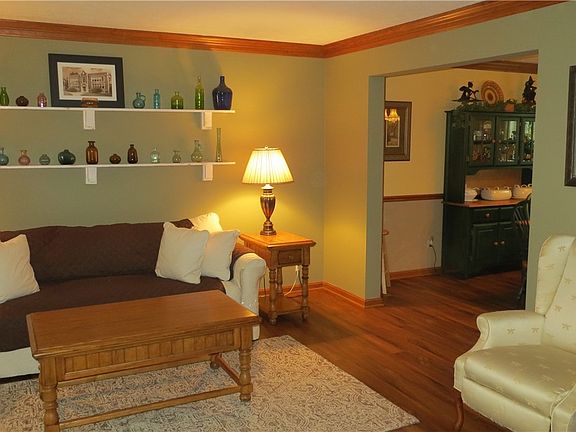 5th image of 8385 Forest View Dr