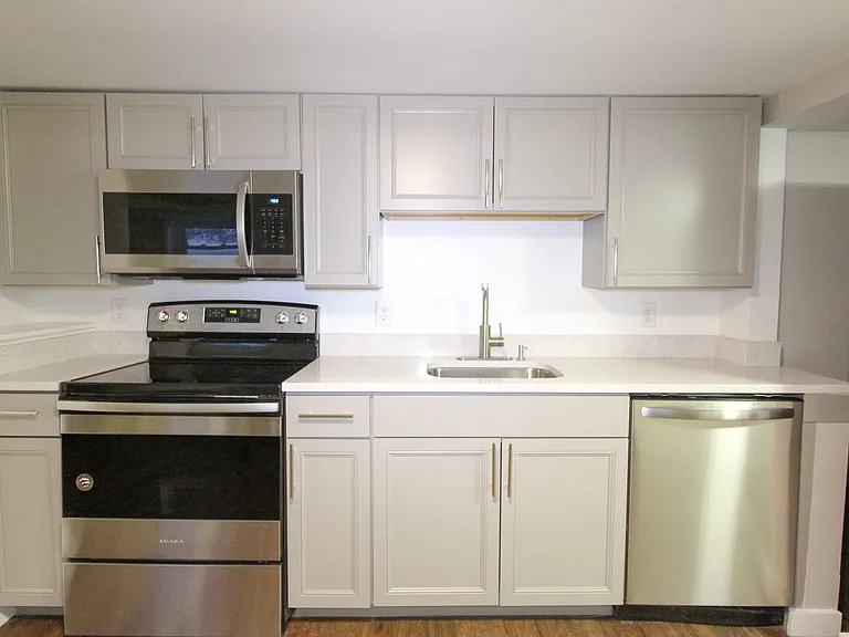 230 Bryant Ave — Photo 29