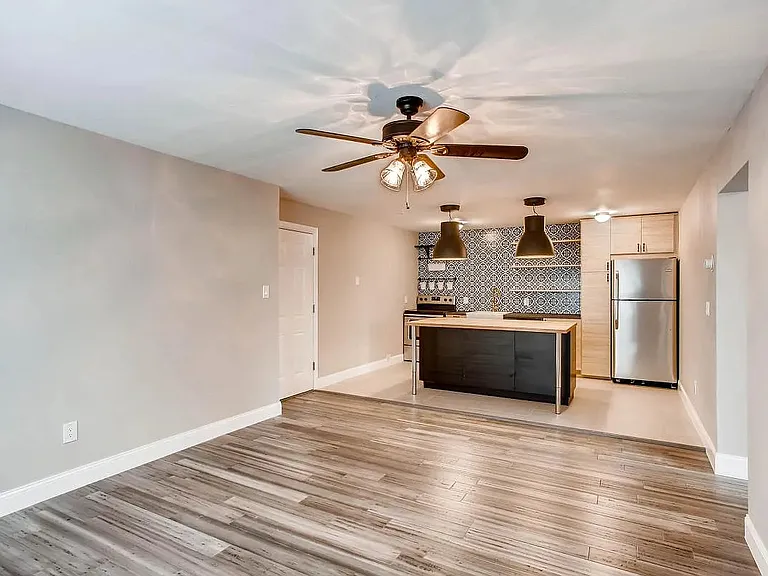 7155 Hooker St — Photo 11