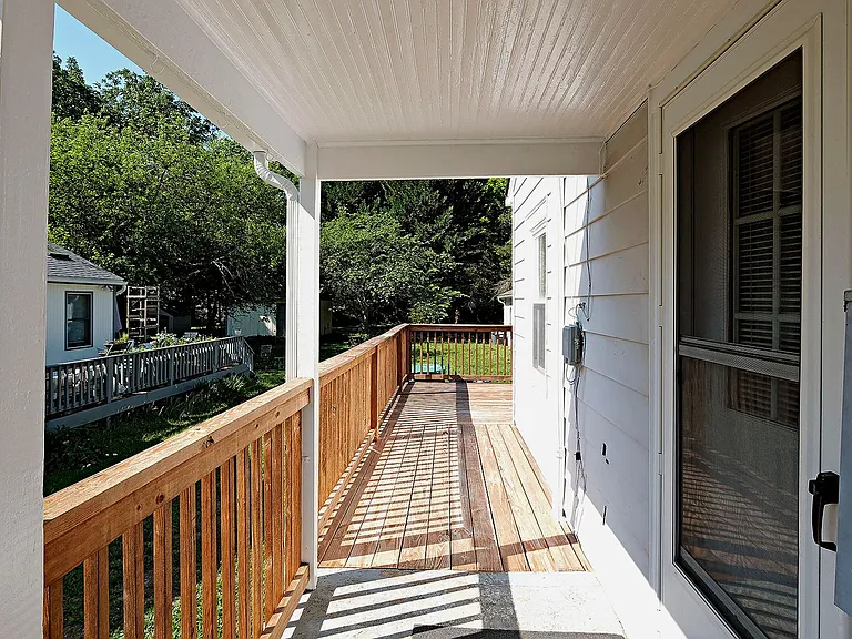 1306 Chesapeake St — Photo 11