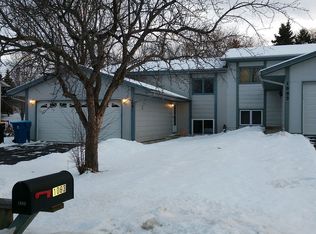 1091 Eastview Cir, Shakopee, MN 55379