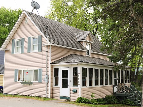 3rd image of 123 Front Street