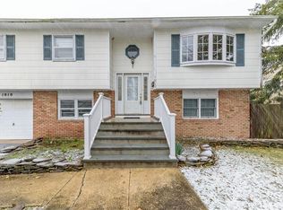 1010 Shenandoah Dr, Spring Lake, NJ 07762