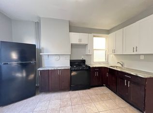 553 18th Ave #1, Newark, NJ 07103