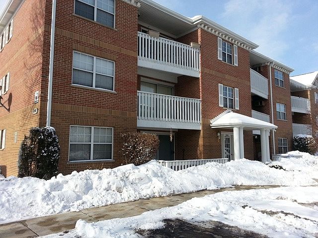 1st image of 6560 W Belmont Ave #302D