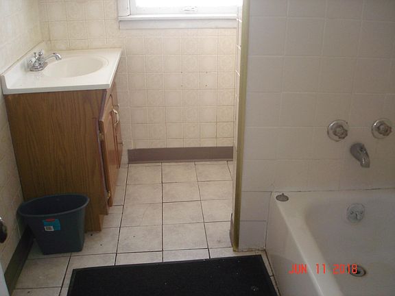 4th image of 239 Quail St #1
