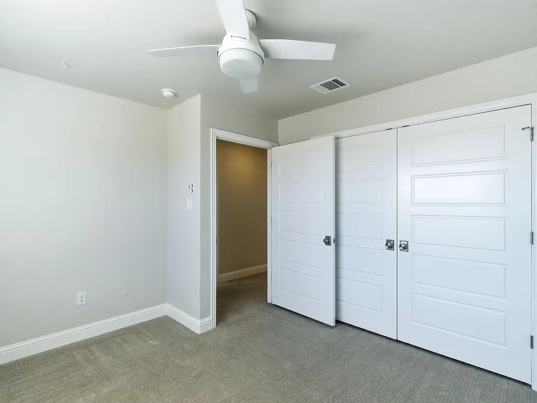 4600 Old Brock Rd — Photo 35