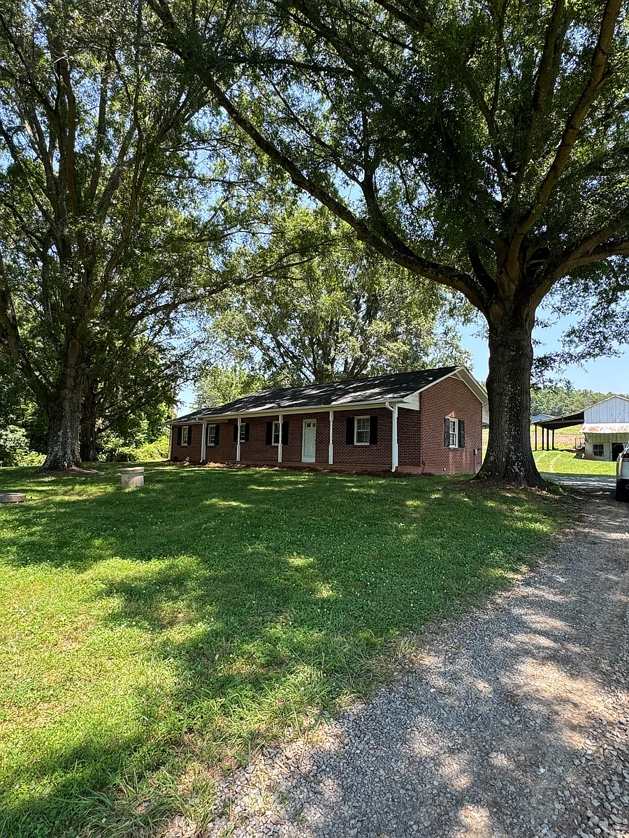 Building Photo - 1679 Flynt Rd