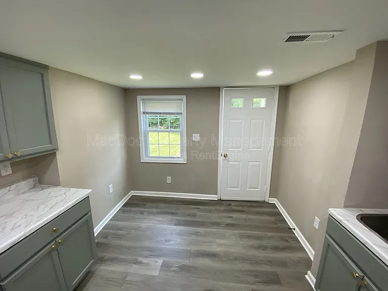 419 Palmer St — Photo 10