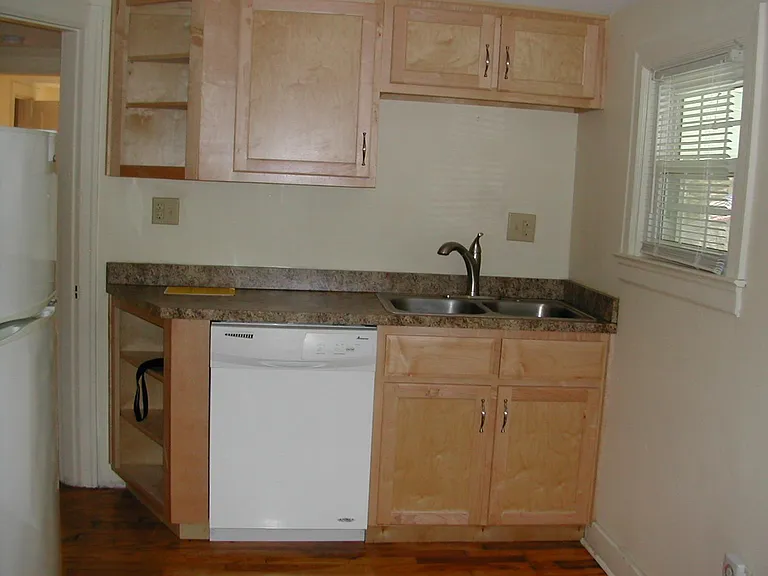 324 Center St #A — Photo 4
