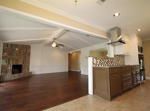 5th image of 1514 Yorkshire Dr