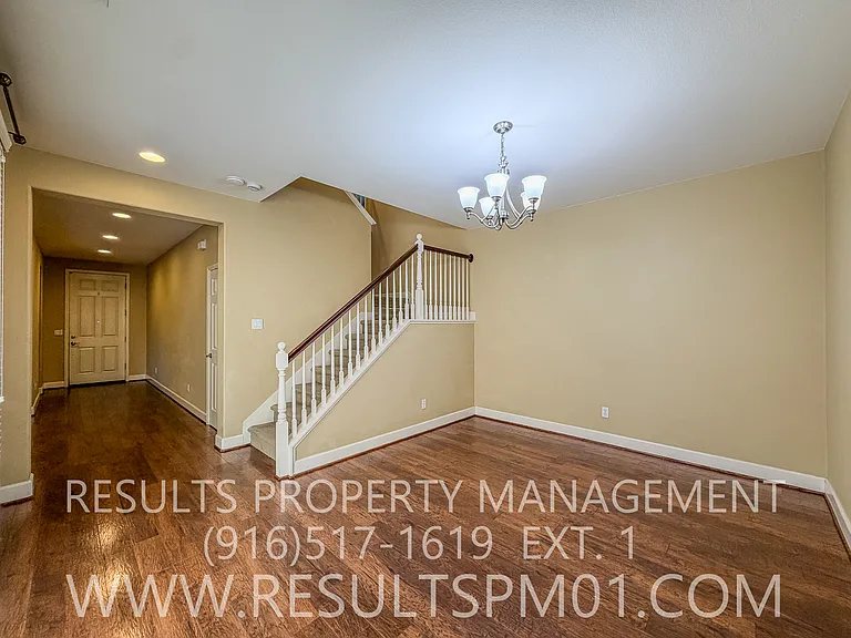 2425 Foxcroft Cir — Photo 11