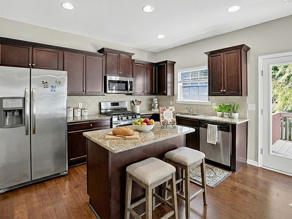 3rd image of 720 Garrett Way