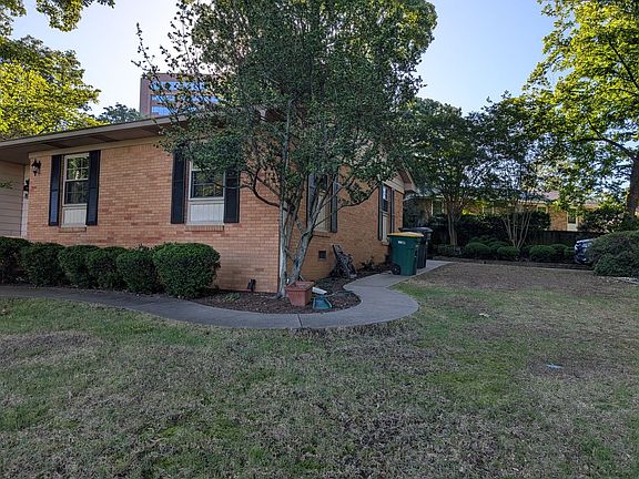 3rd image of 401 N Plaza Dr