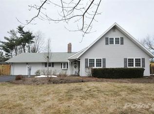 29 Fallenrock Rd, Levittown, PA 19056