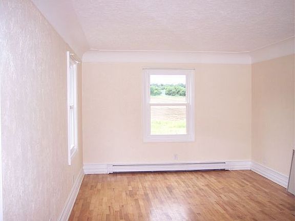 6200 LANSING AVE. Living Room View 2