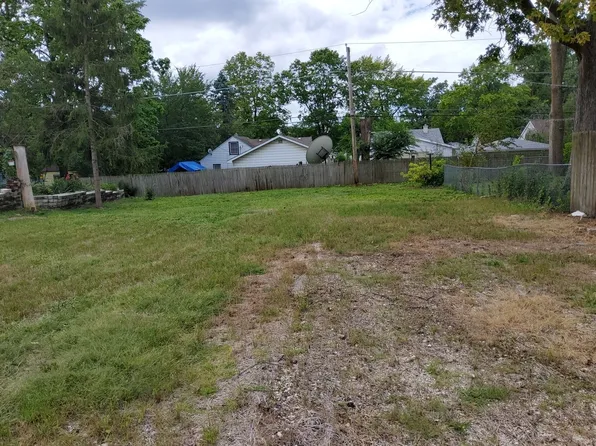 1807 N Wilcox St, Crest Hill, IL 60403