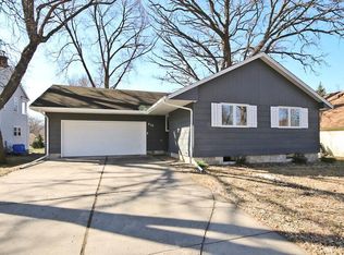 616 2nd Ave SW, Hutchinson, MN 55350
