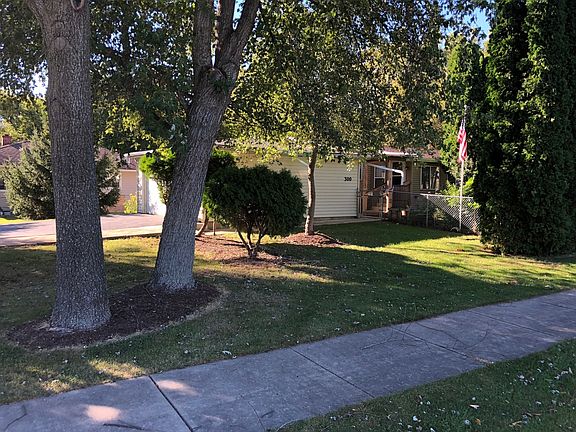 2nd image of 300 Castlewood Dr