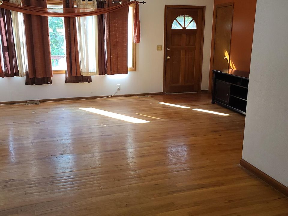 1st image of 601 N 3rd St