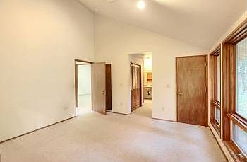 3rd image of 13406 NE 37th Pl