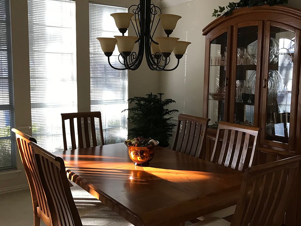 1st image of 2808 Lake Crest Dr