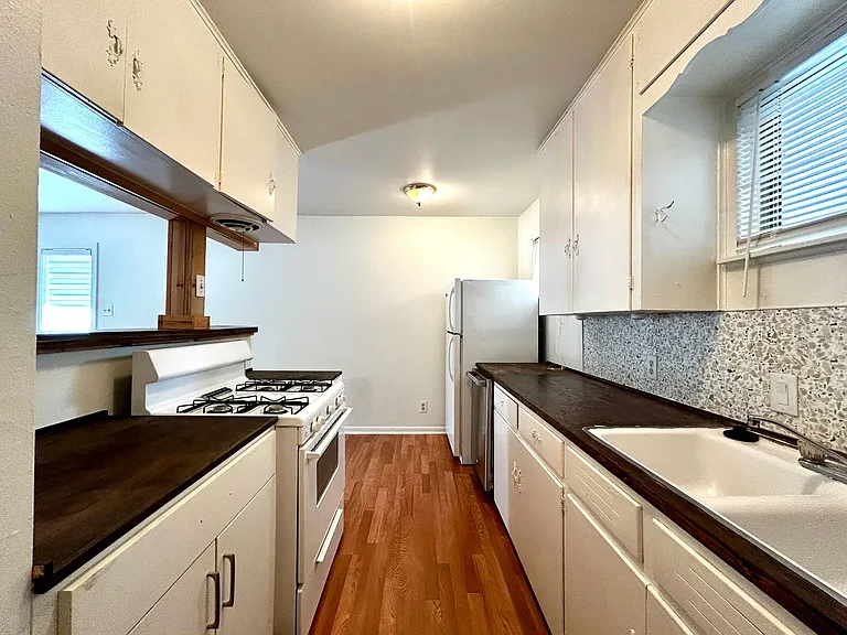 3304 Tom Green St #B — Photo 10