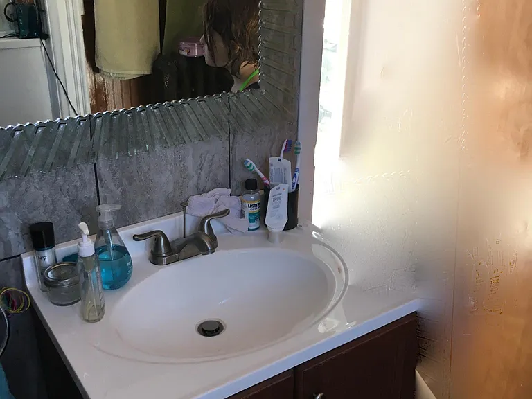 Bathroom sink