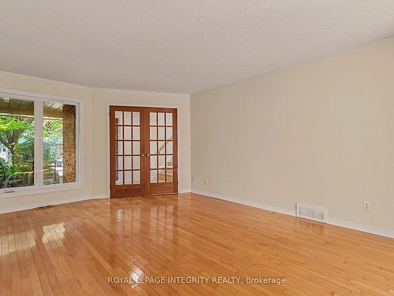 4th image of 7012 Notre Dame St
