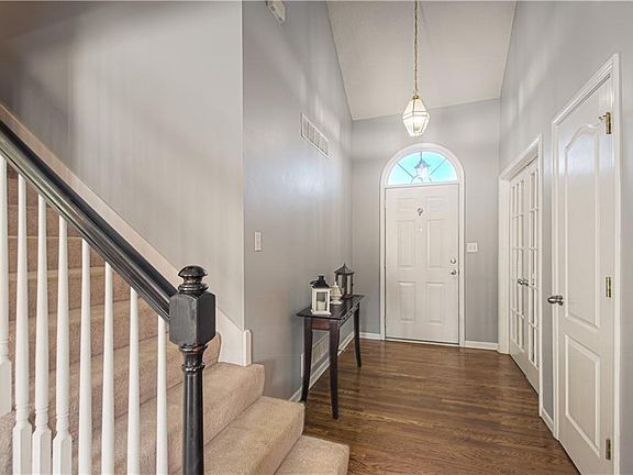 4th image of 1806 White Tail Ln