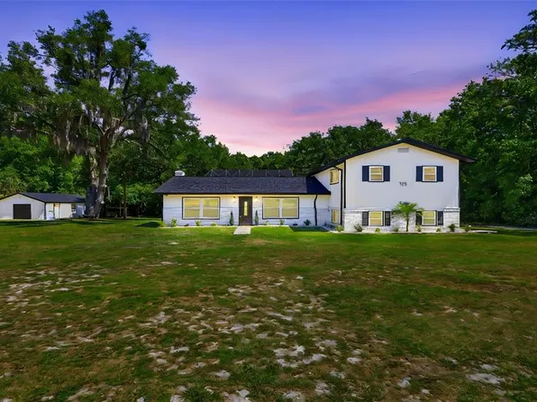 155 Country Circle Dr E, Port Orange, FL 32128