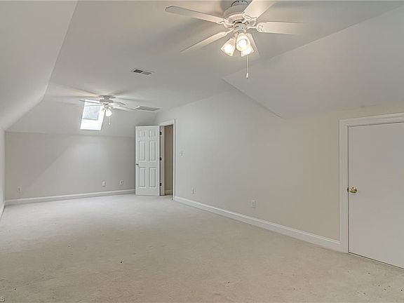 3rd image of 818 Troublesome Creek Dr