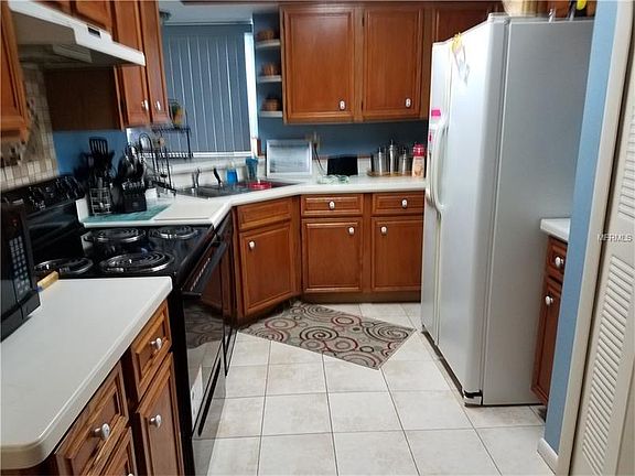2nd image of 228 Canterbury Ct