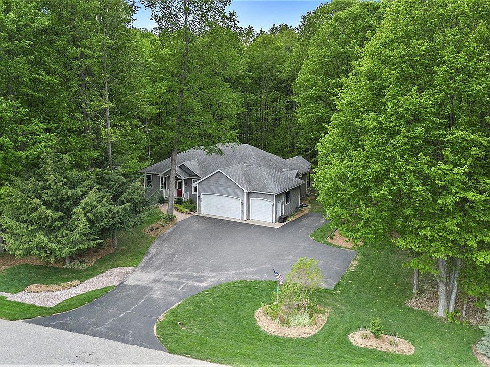 2725 Blue Meadow Dr #1935411, Traverse City, MI 49685 | Zillow