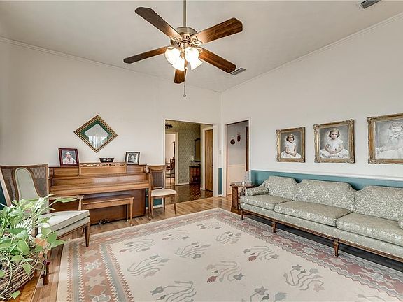 5th image of 757 Bozek Ln