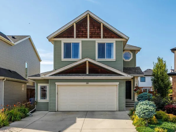 58 Copperstone Close SE, Calgary, AB T2Z 0P4